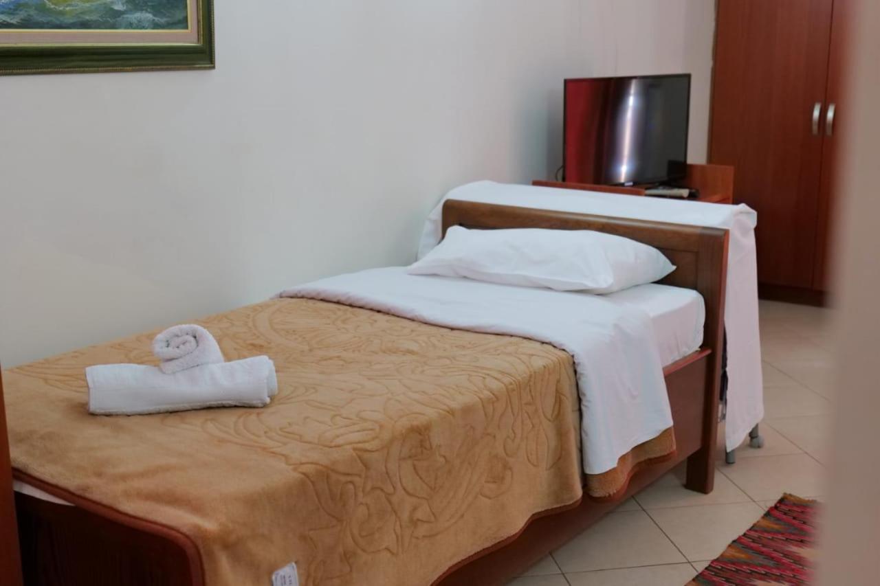 Hotel Veli Саранде Екстериор снимка