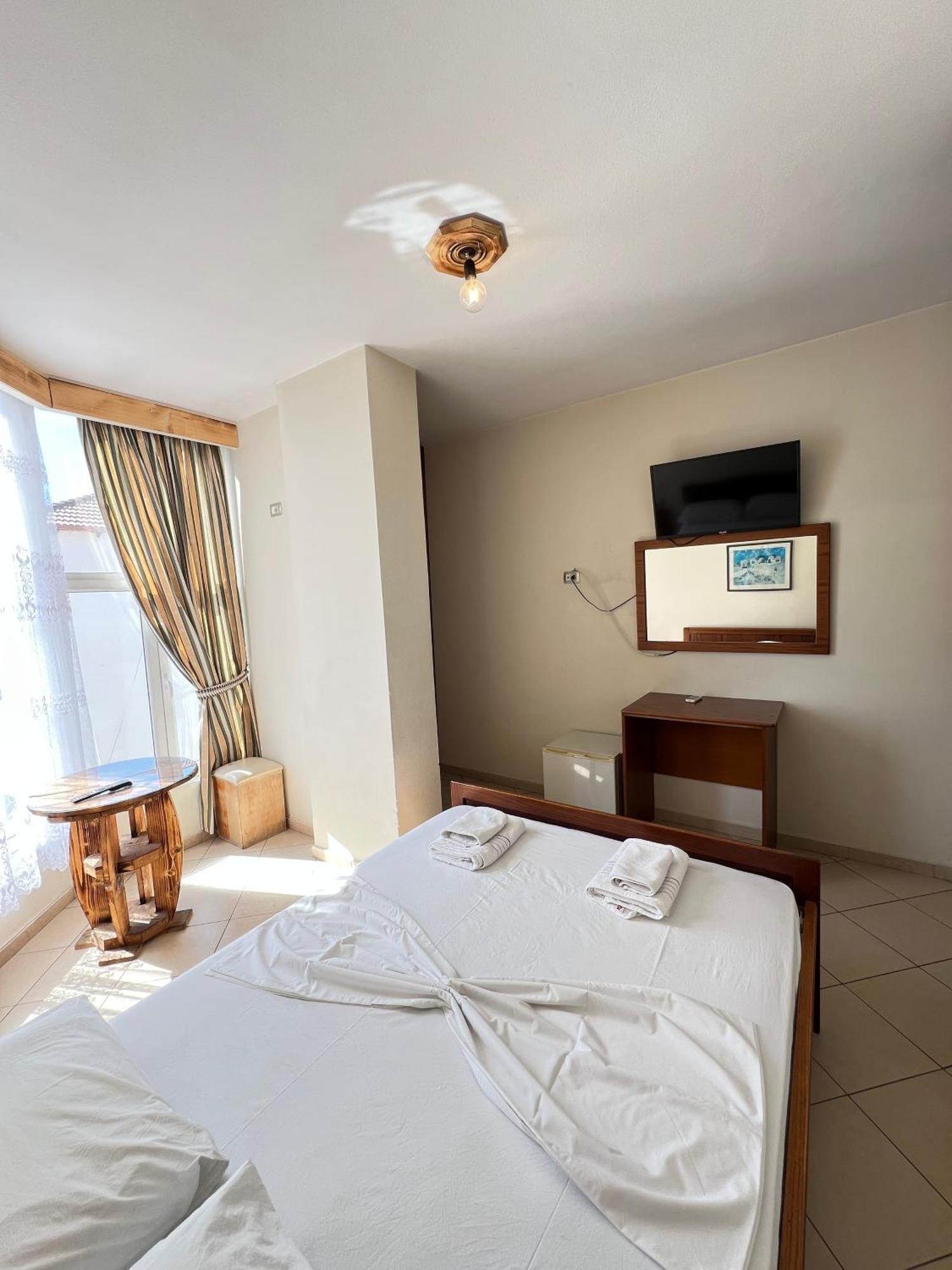 Hotel Veli Саранде Екстериор снимка