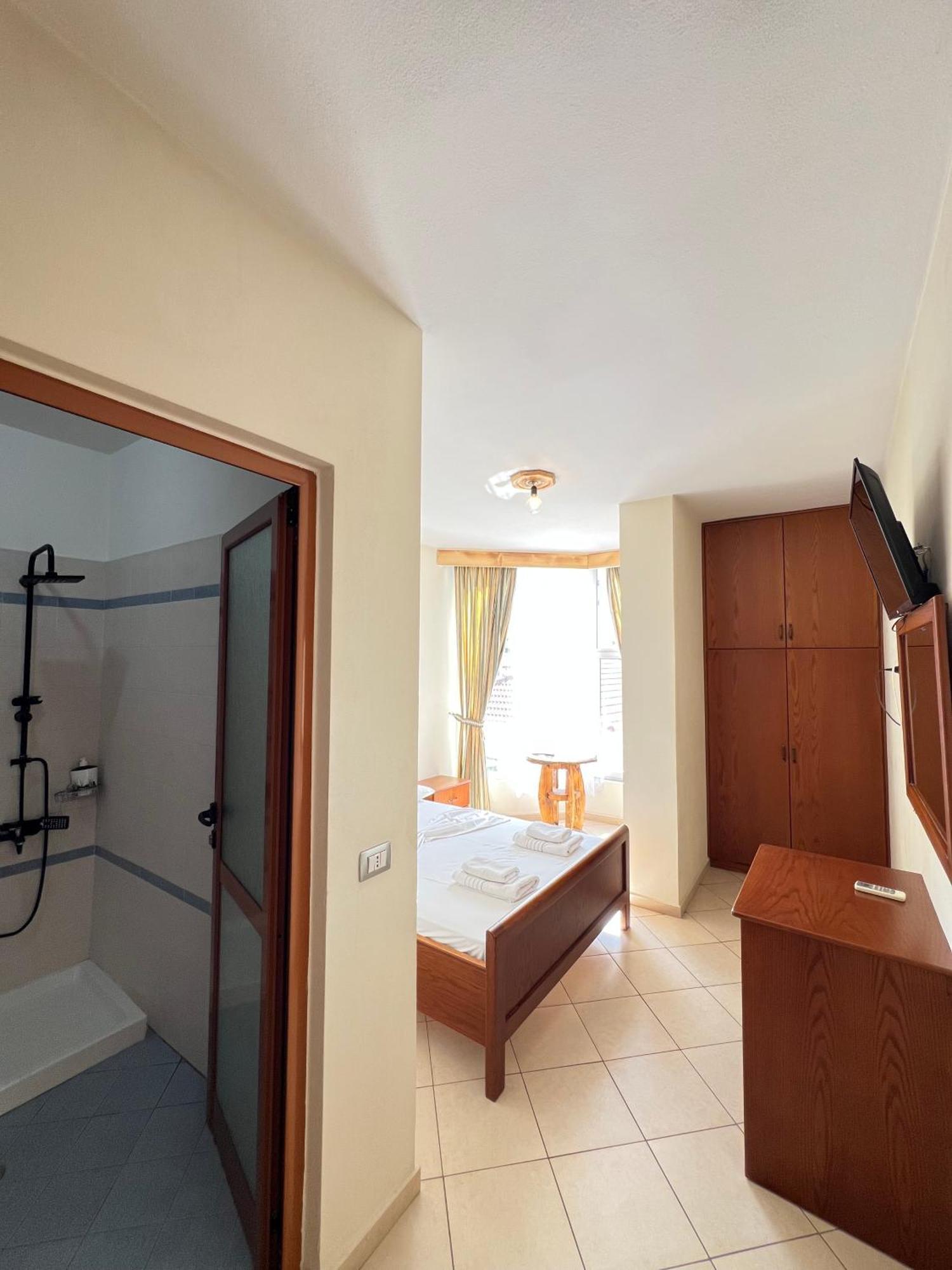 Hotel Veli Саранде Екстериор снимка