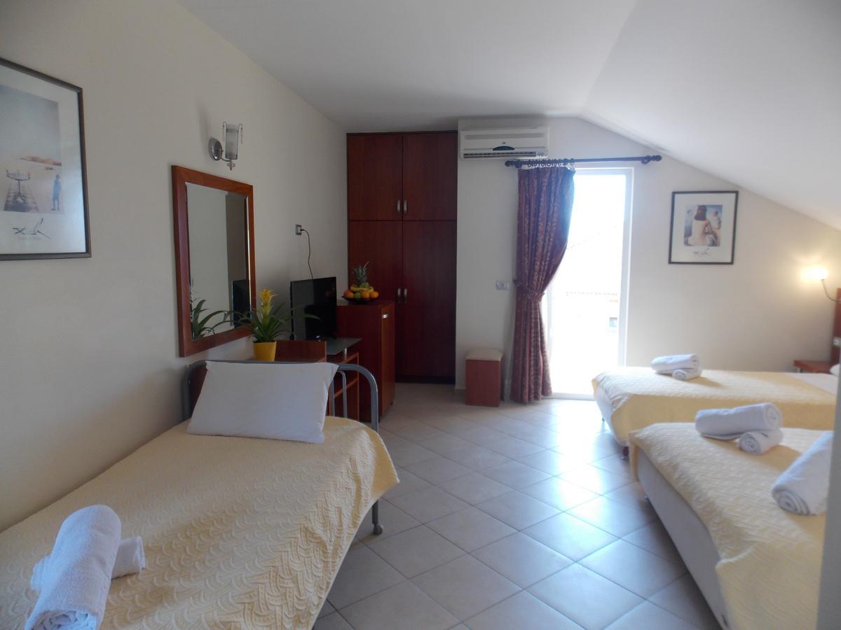 Hotel Veli Саранде Екстериор снимка