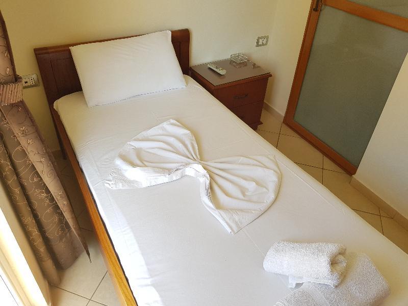 Hotel Veli Саранде Екстериор снимка